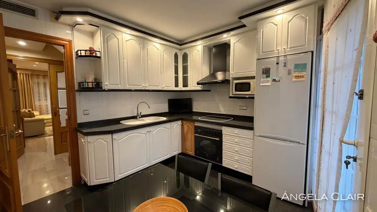 Cocina de Casa o chalet en venta en Sant Boi de Llobregat con Calefacción, Terraza y Trastero