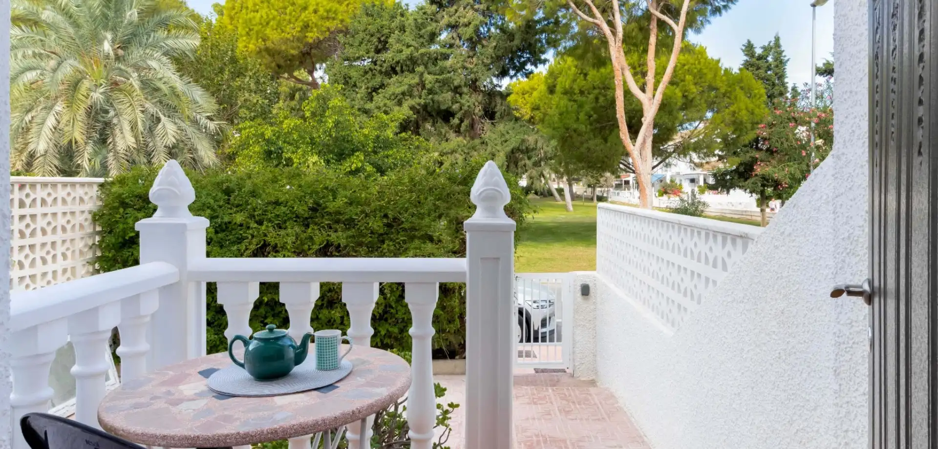 Jardí de Casa o xalet en venda en Orihuela amb Aire condicionat, Terrassa i Moblat
