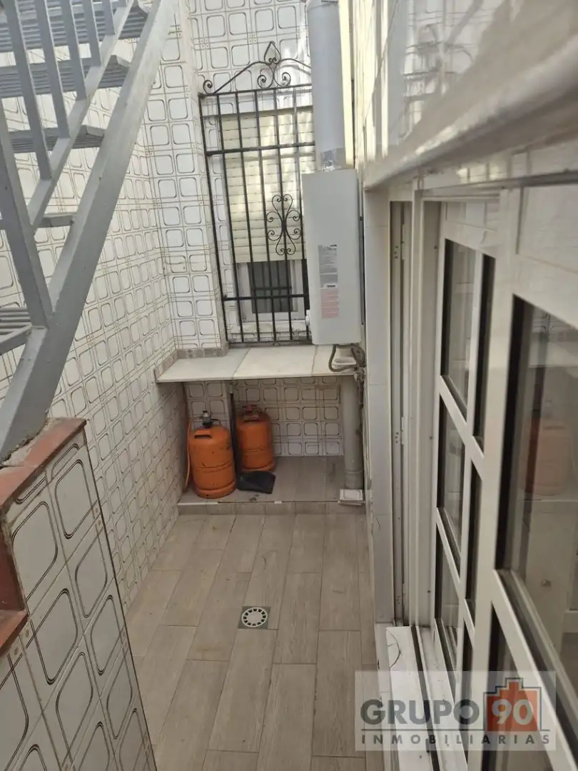 Terrasse von Einfamilien-Reihenhaus zum Verkauf in Aldaia mit Terrasse, Abstellraum und Balkon