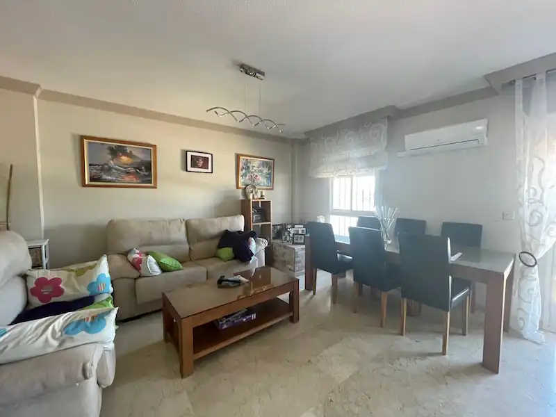 Wohnzimmer von Einfamilien-Reihenhaus zur Miete in Vélez-Málaga mit Klimaanlage, Möbliert und Gemeinschaftspool