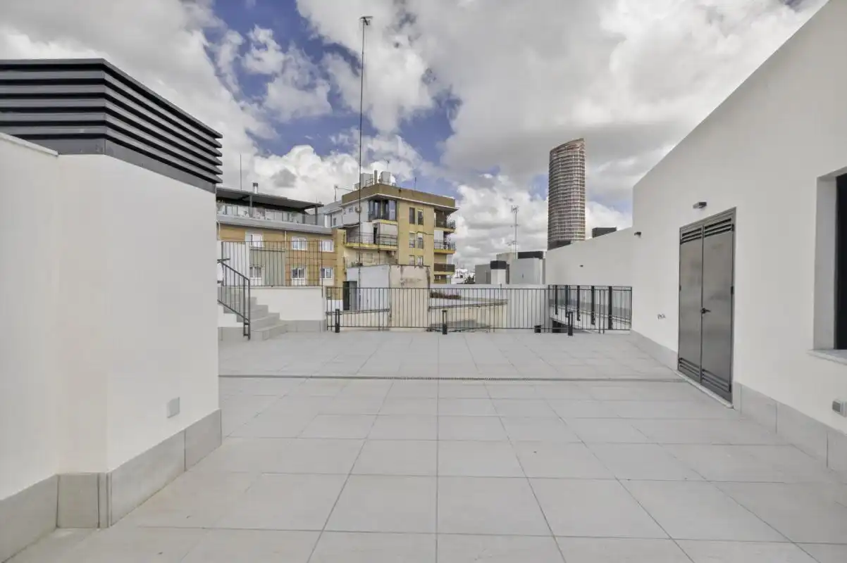 Terraza de Planta baja en venta en Sevilla con Aire acondicionado, Calefacción y Jardín privado