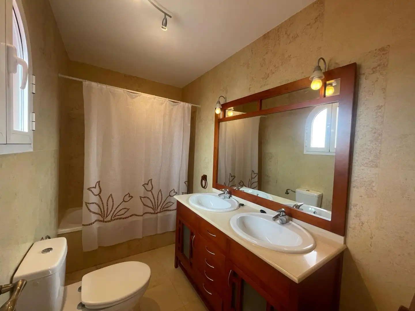 Bathroom of Apartments for rent in Manilva  with Air Conditioner, Heating and Terrace