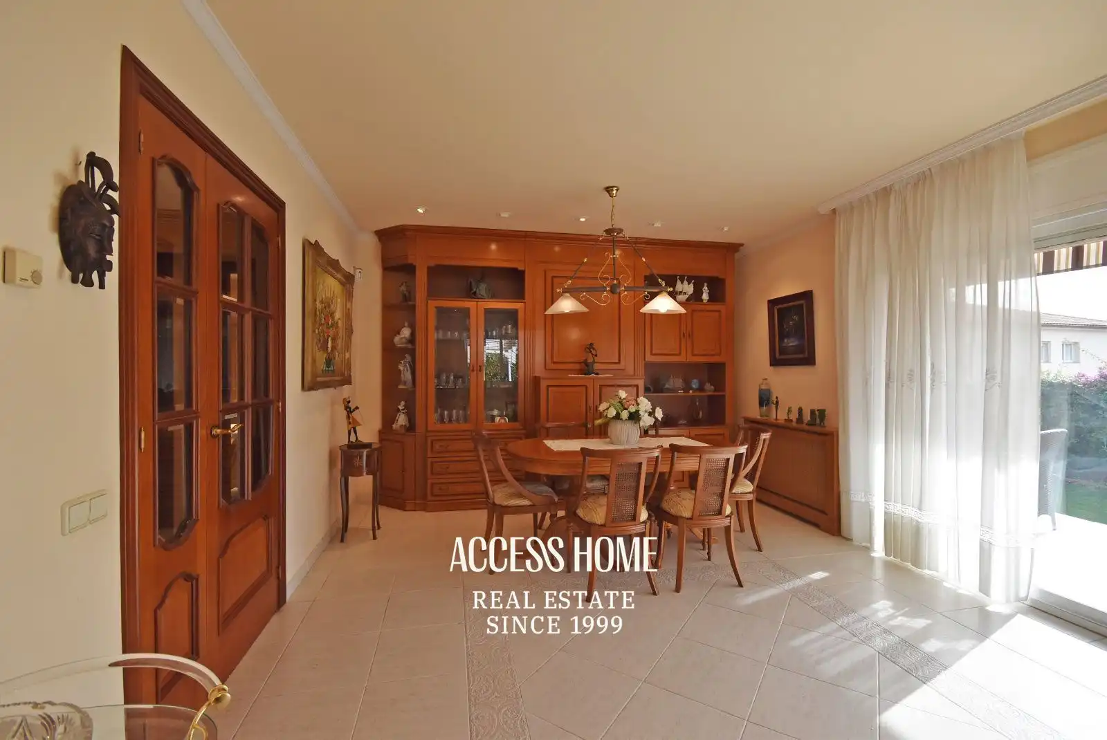 Comedor de Casa o chalet en venta en Sant Pol de Mar con Calefacción, Trastero y Piscina