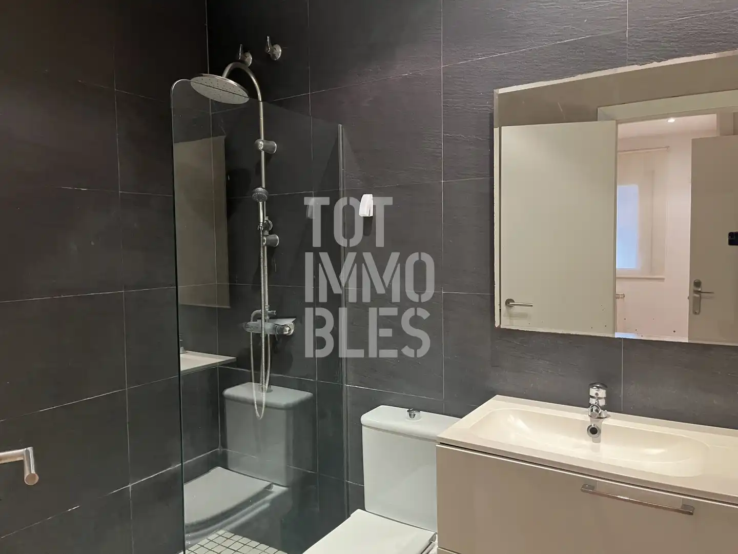Baño de Planta baja en venta en Girona con Aire acondicionado y Calefacción