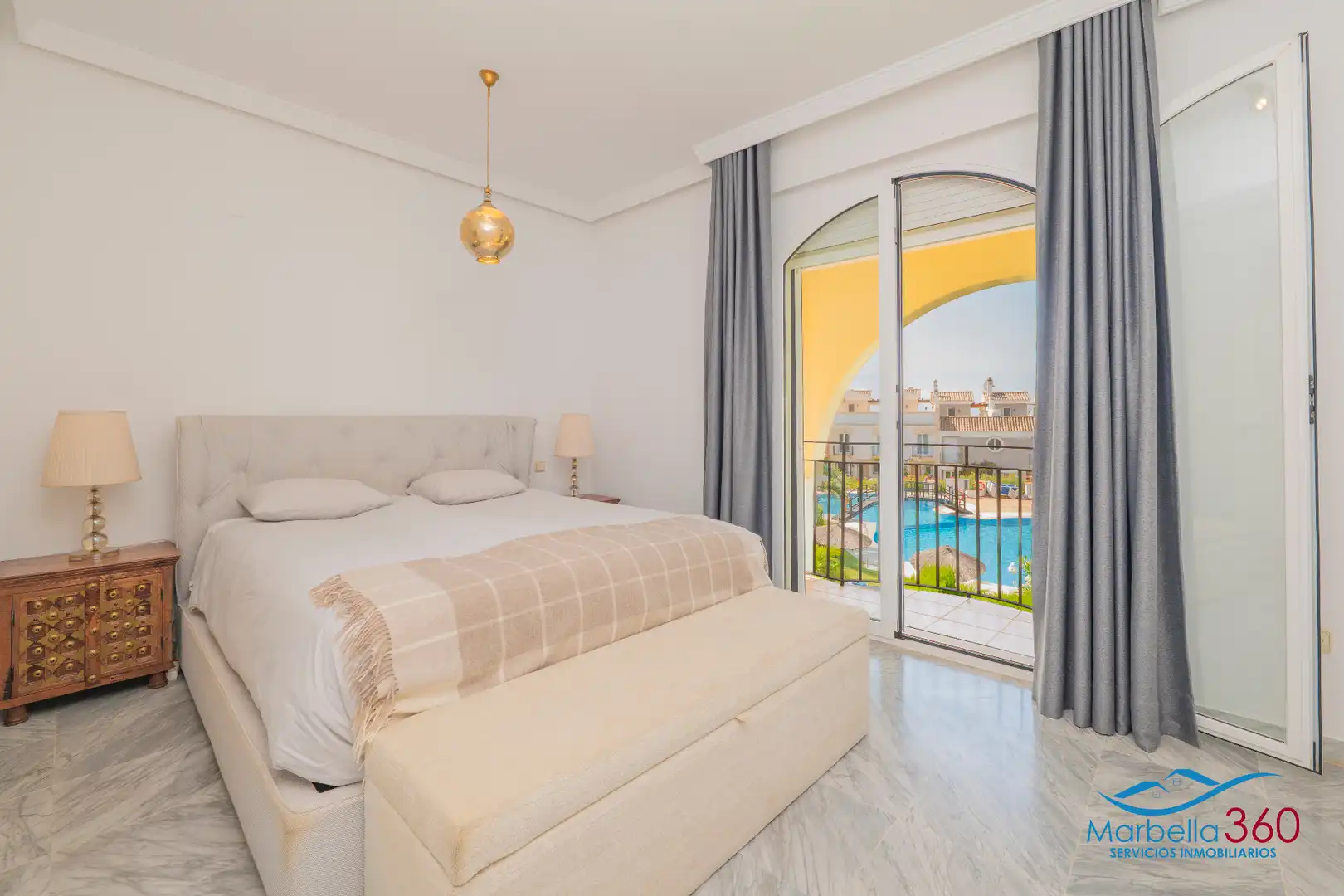 Habitación de Casa adosada en venta en Marbella con Aire acondicionado, Calefacción y Jardín privado