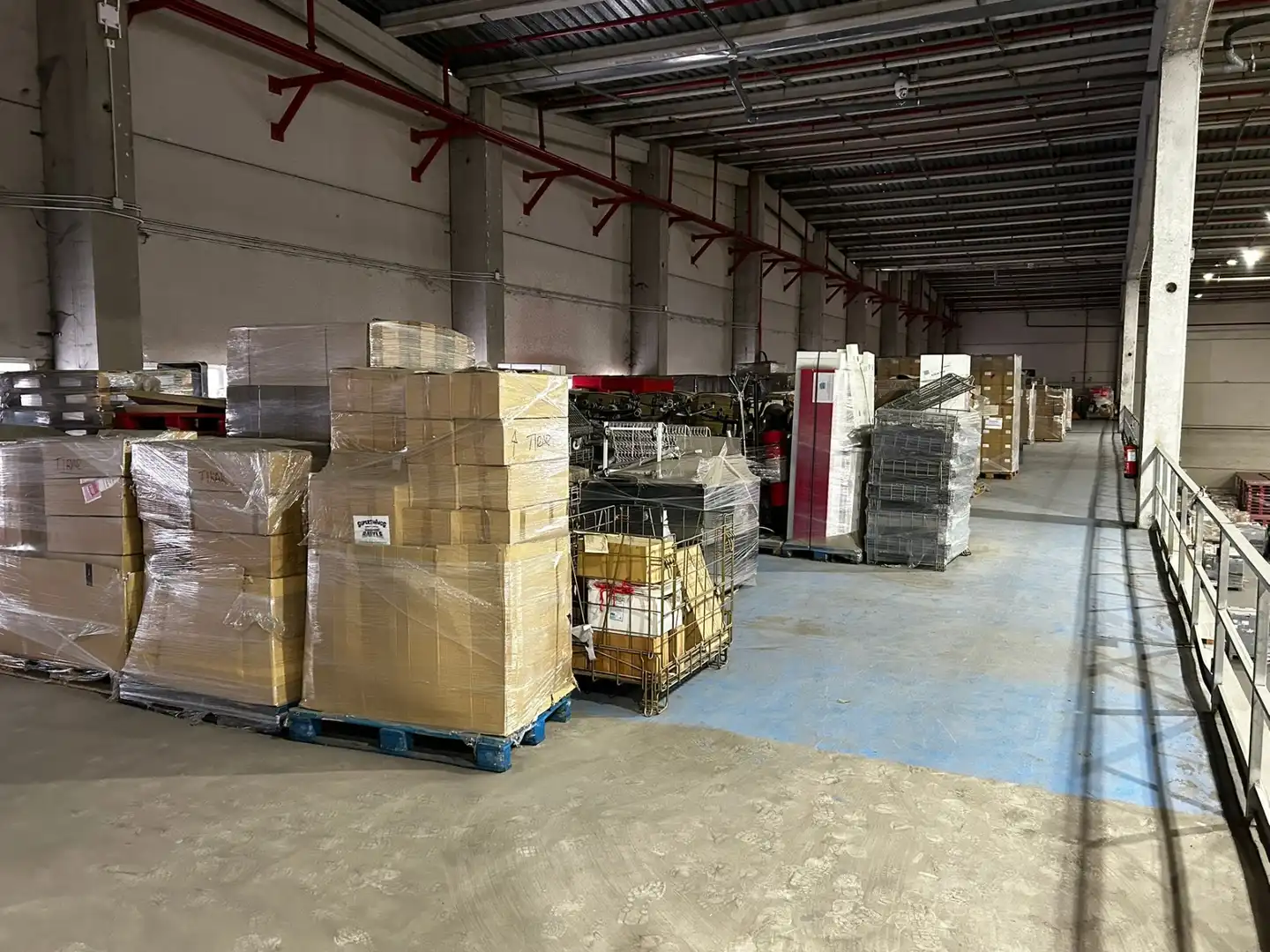 Nau industrial de lloguer en Alovera amb Calefacció i Alarma