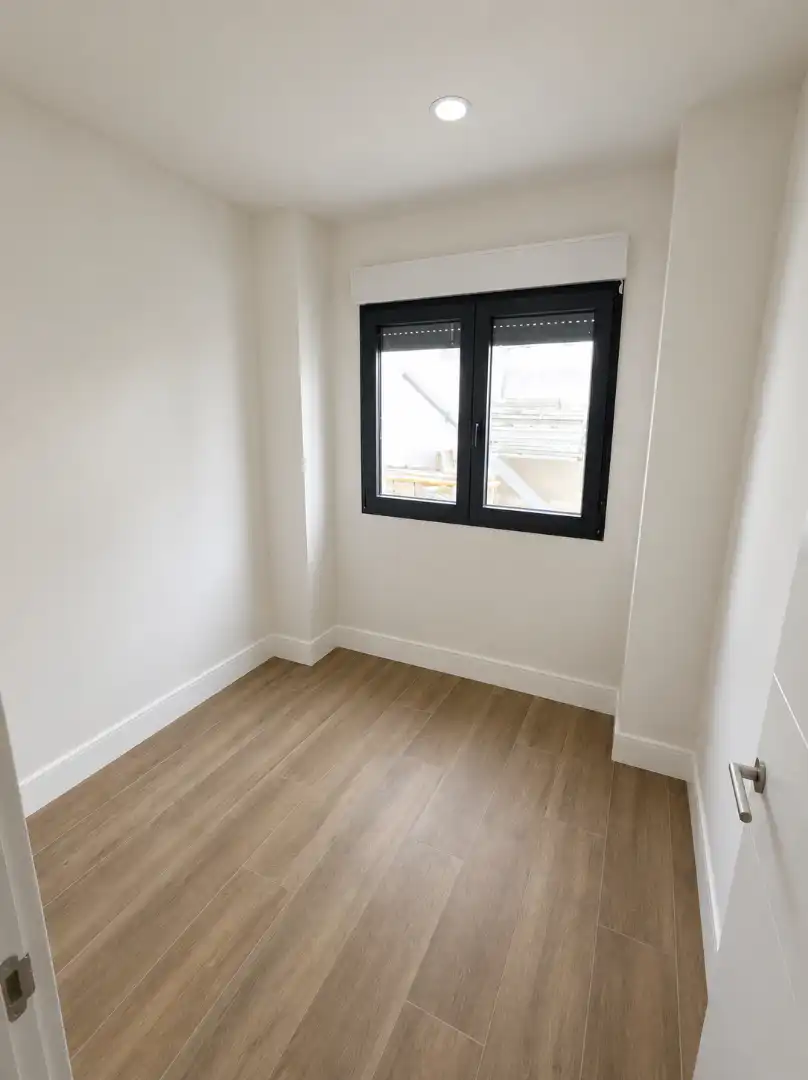 Bedroom of Flat for sale in Madrid  with Air Conditioner, Heating and Storage room