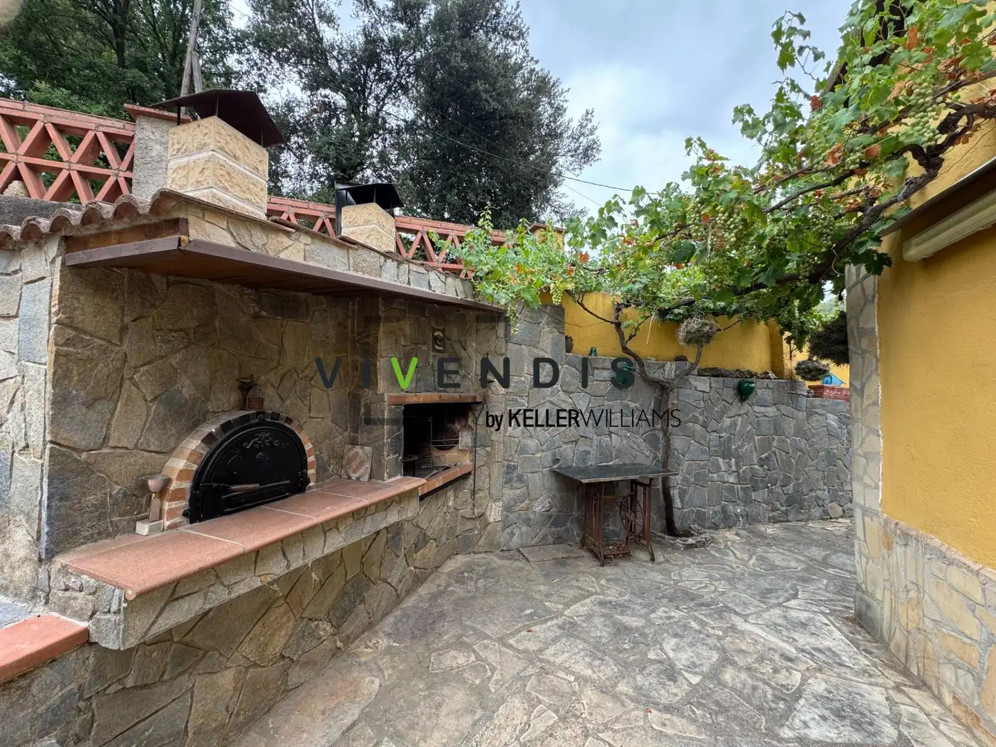 Finca rústica en venta en Corbera de Llobregat