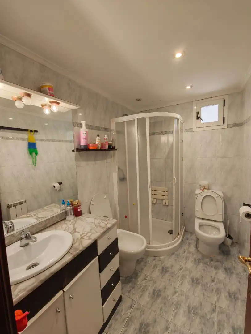 Baño de Piso en venta en Abadiño  con Calefacción y Amueblado