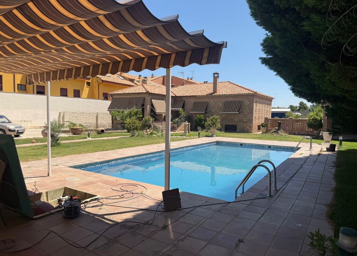 Piscina de Casa o xalet en venda en Magán amb Aire condicionat, Calefacció i Jardí privat