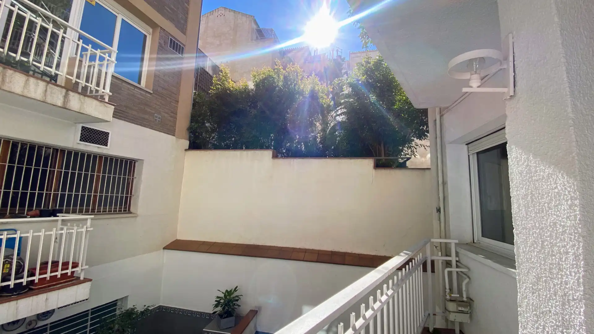 Exterior view of Flat for sale in  Barcelona Capital  with Heating, Parquet flooring and Oven