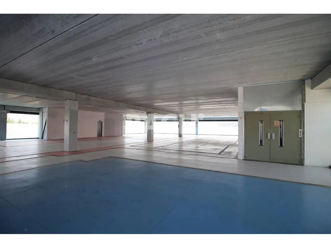Local de lloguer a Avenida Osona, 1, Gurb