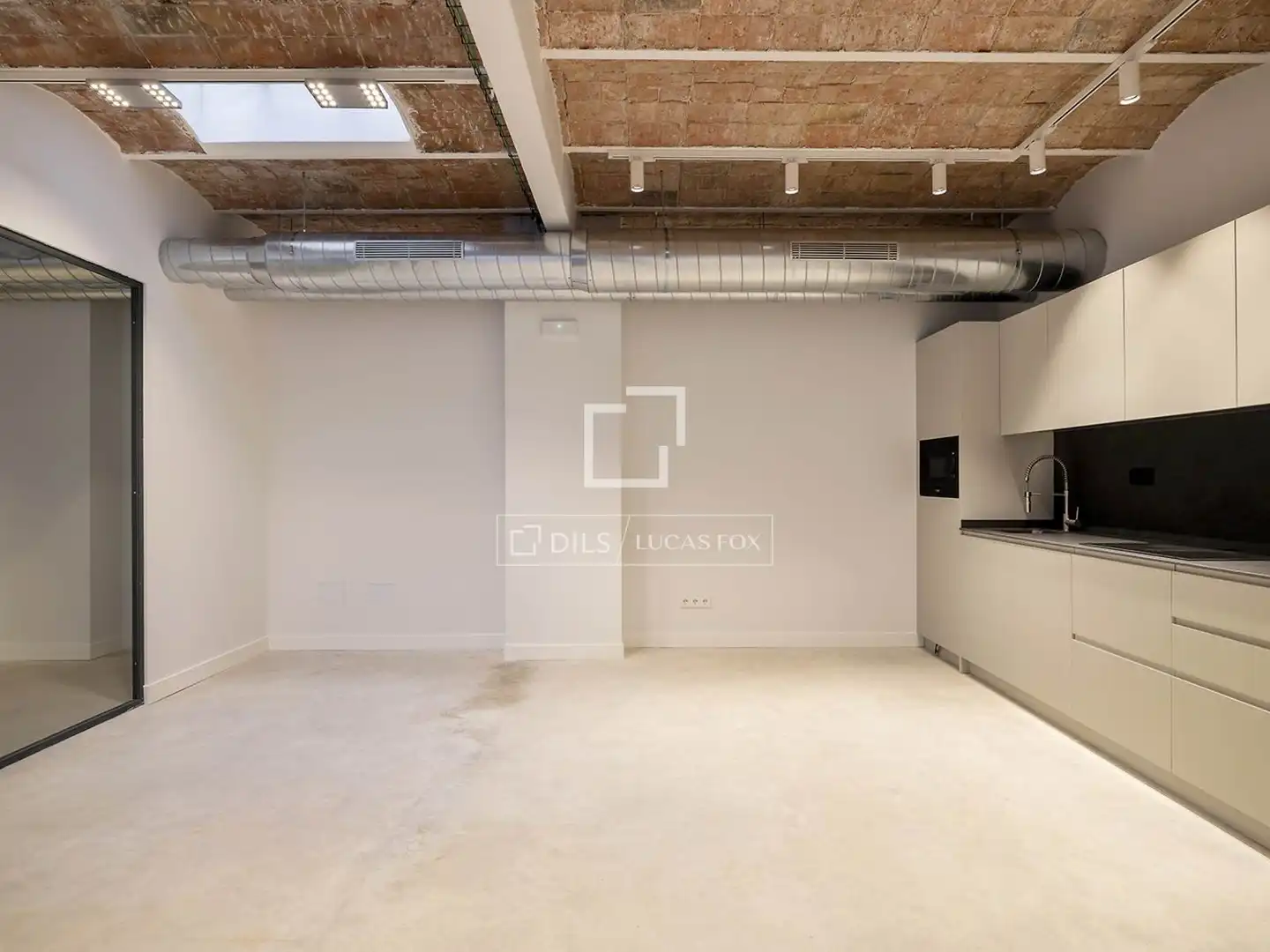 Loft zum Verkauf in Barcelona mit Klimaanlage und Heizung