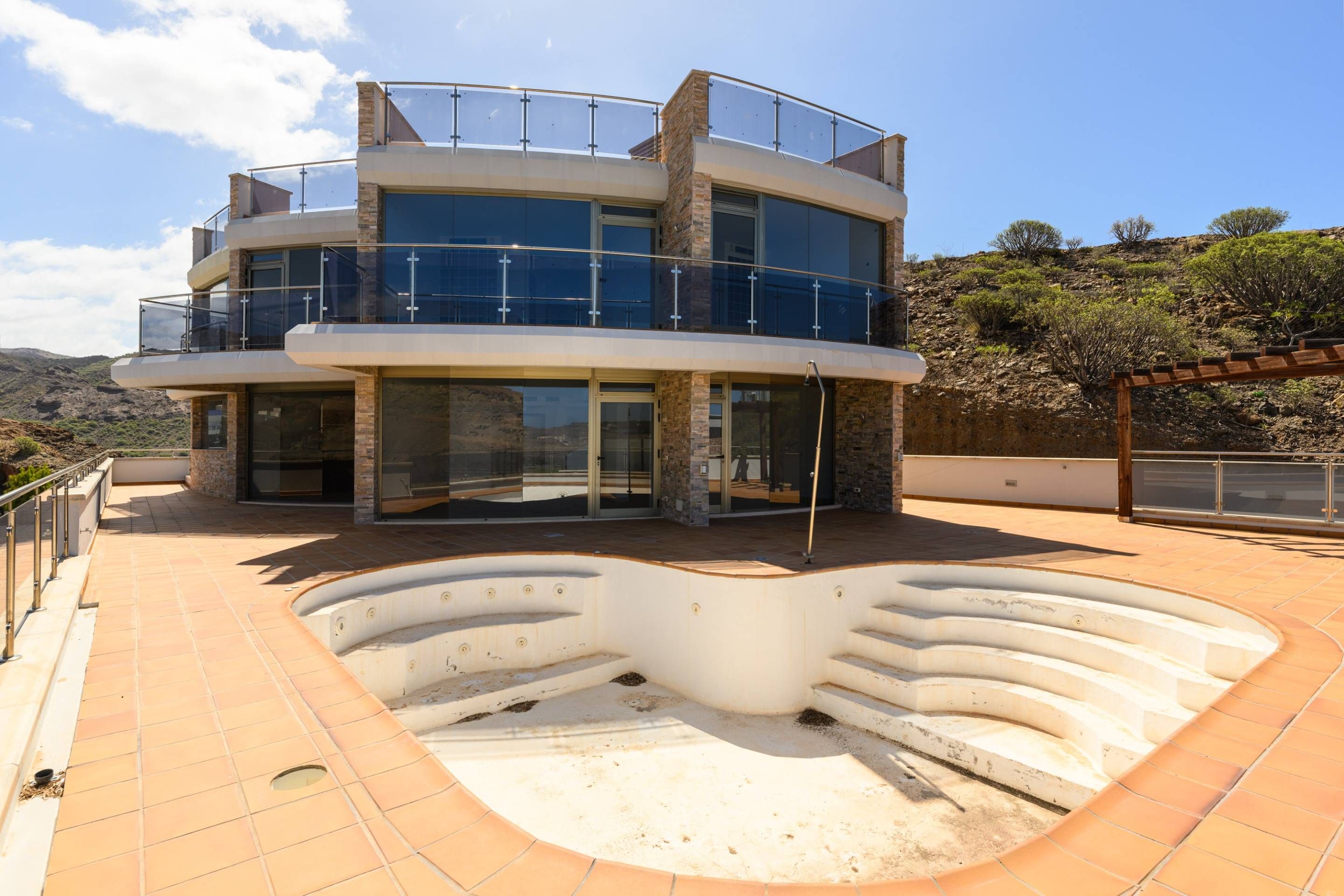Piscina de Casa o xalet en venda en Mogán amb Aire condicionat, Jardí privat i Terrassa