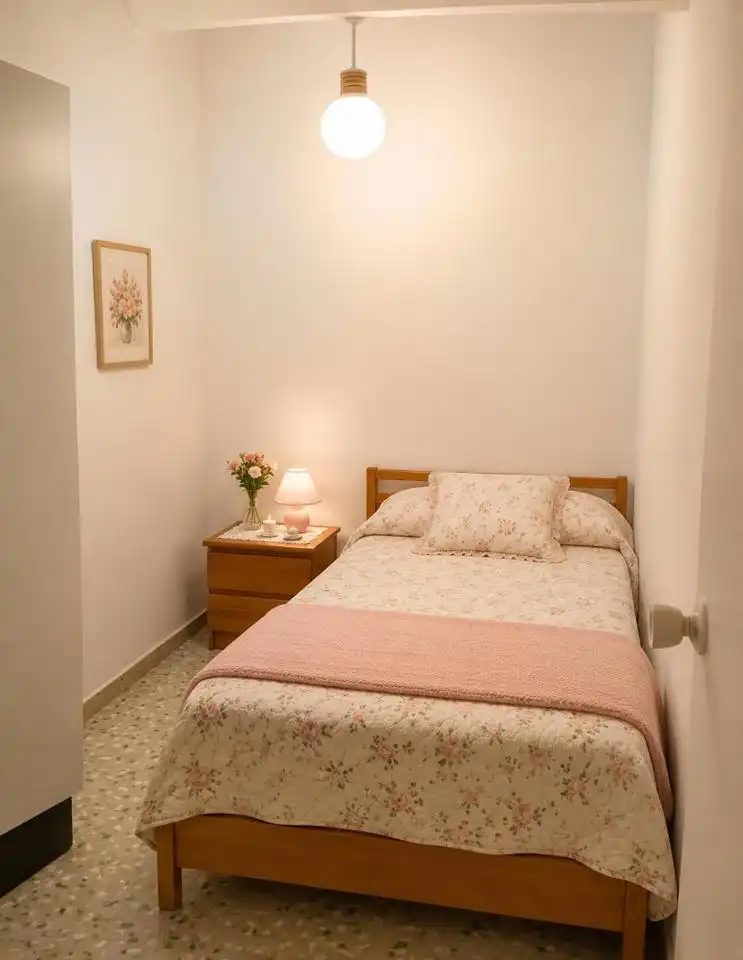 Dormitori de Casa o xalet en venda en Sabiñán amb Jardí privat, Terrassa i Moblat