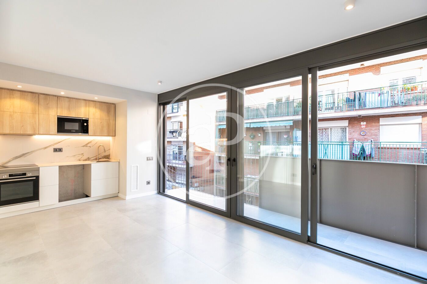 Exterior view of Duplex for sale in  Barcelona Capital  with Air Conditioner, Heating and Terrace