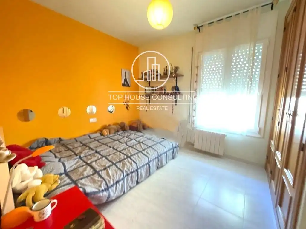 Habitación de Casa o chalet en venta en Òrrius con Aire acondicionado, Calefacción y Terraza