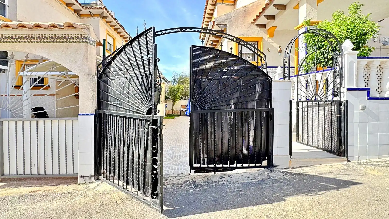 Vista exterior de Casa o chalet en venta en Orihuela con Aire acondicionado, Calefacción y Jardín privado