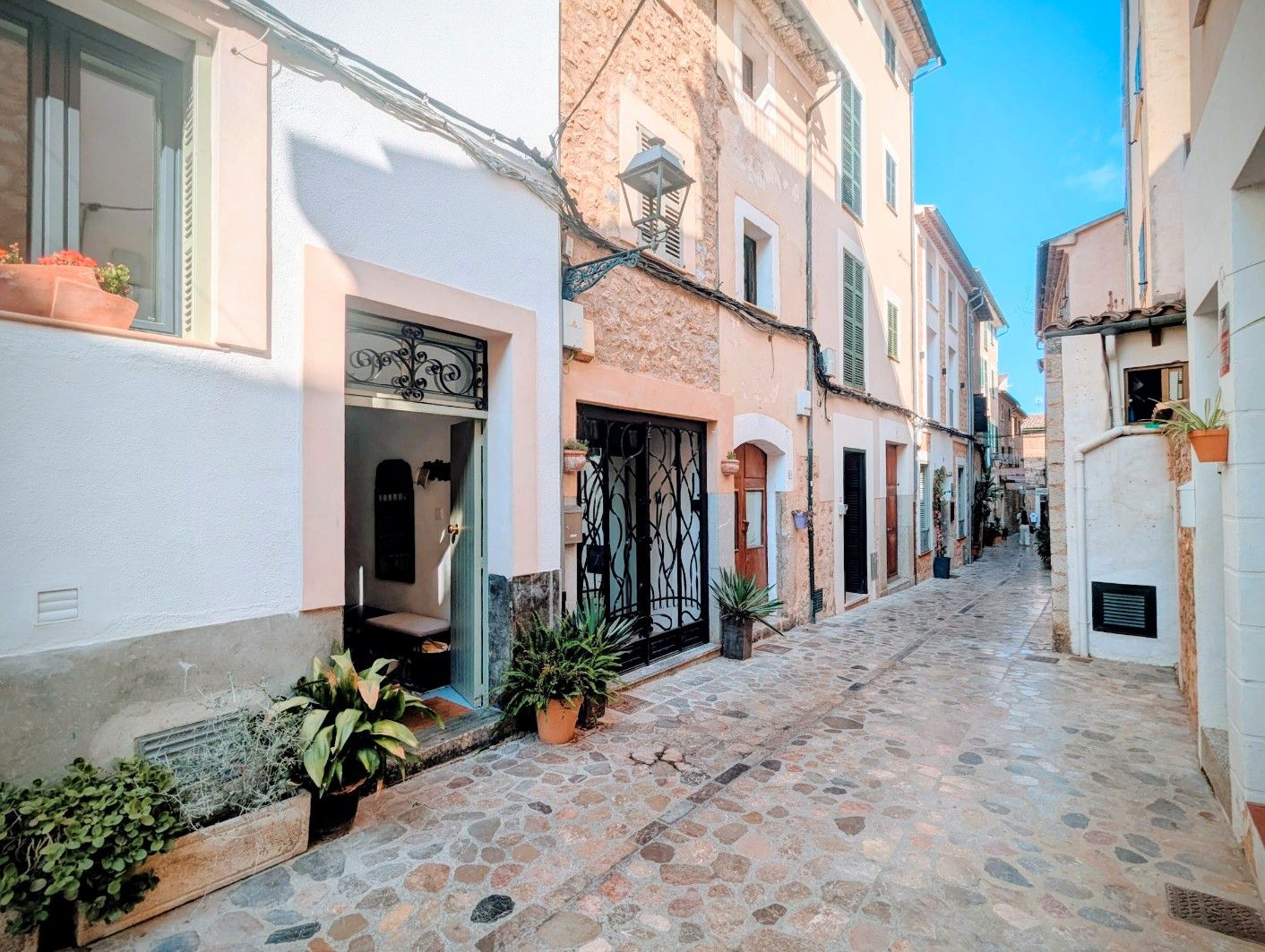 Exterior view of Single-family semi-detached for sale in Sóller  with Air Conditioner and Swimming Pool