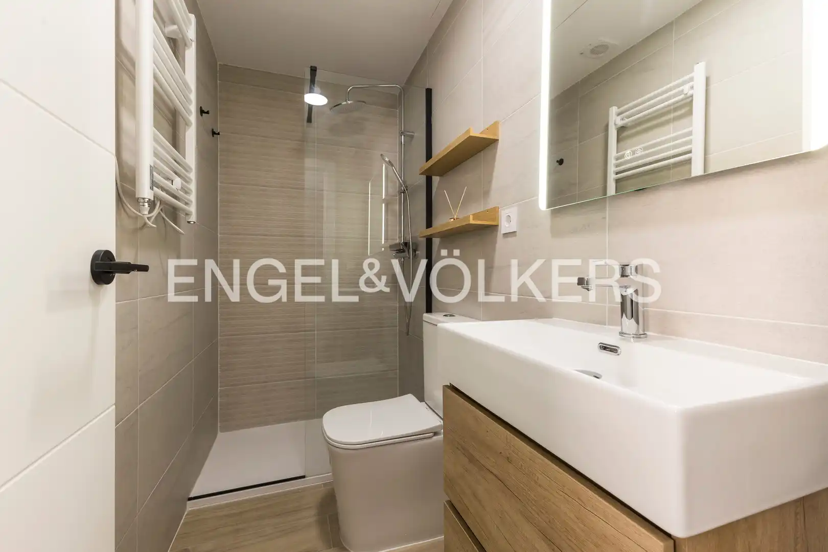 Baño de Planta baja de alquiler en Madrid con Aire acondicionado y Calefacción