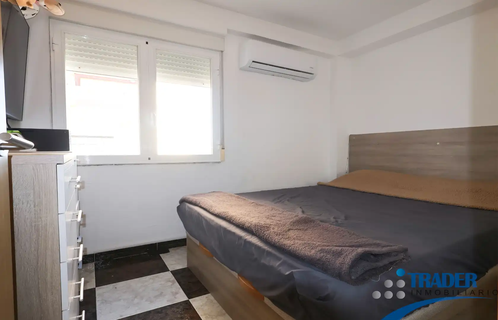Habitación de Piso en venta en Fuenlabrada con Jardín privado, Terraza y Balcón