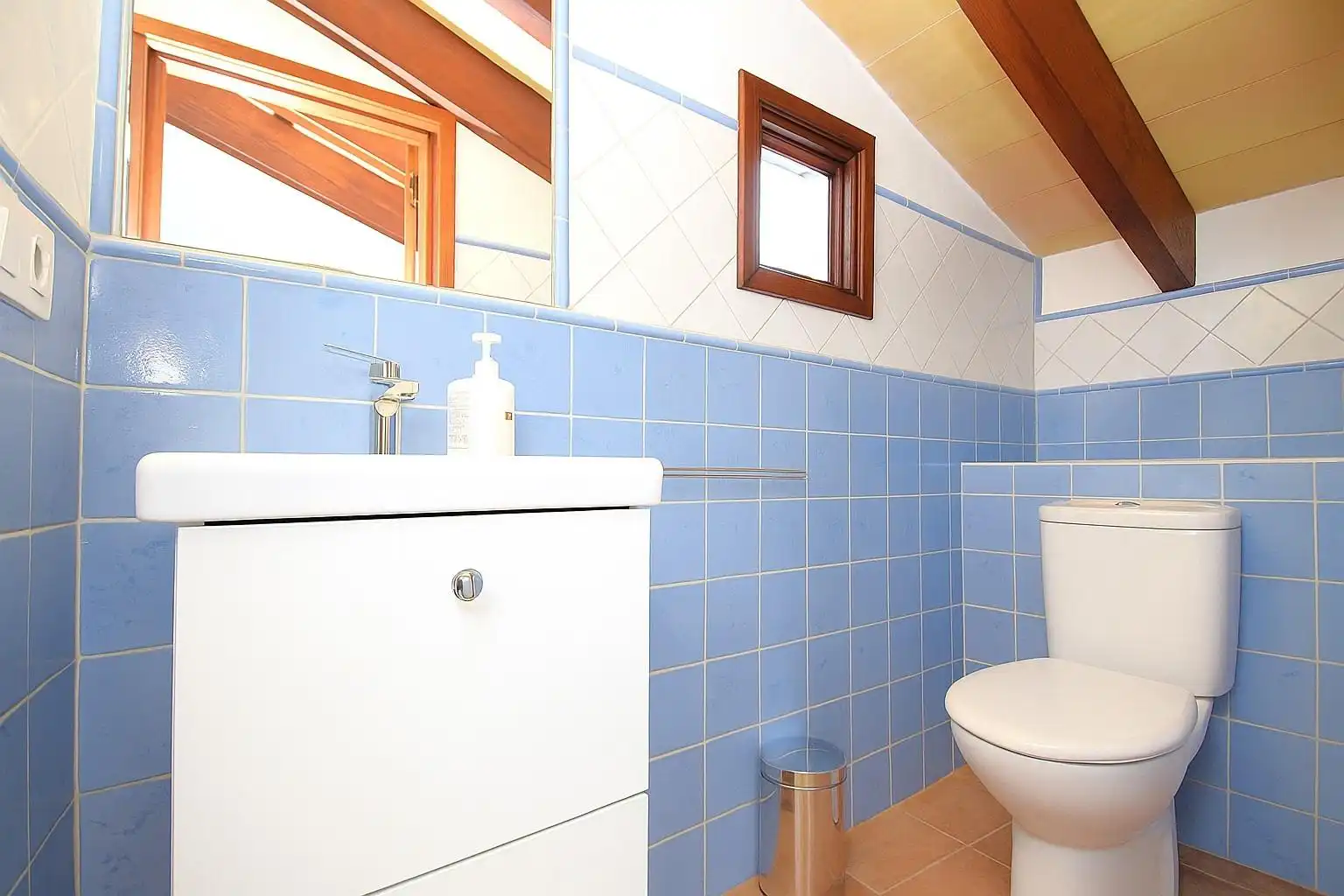Badezimmer von Einfamilien-Reihenhaus zum Verkauf in Muro mit Klimaanlage, Terrasse und Möbliert