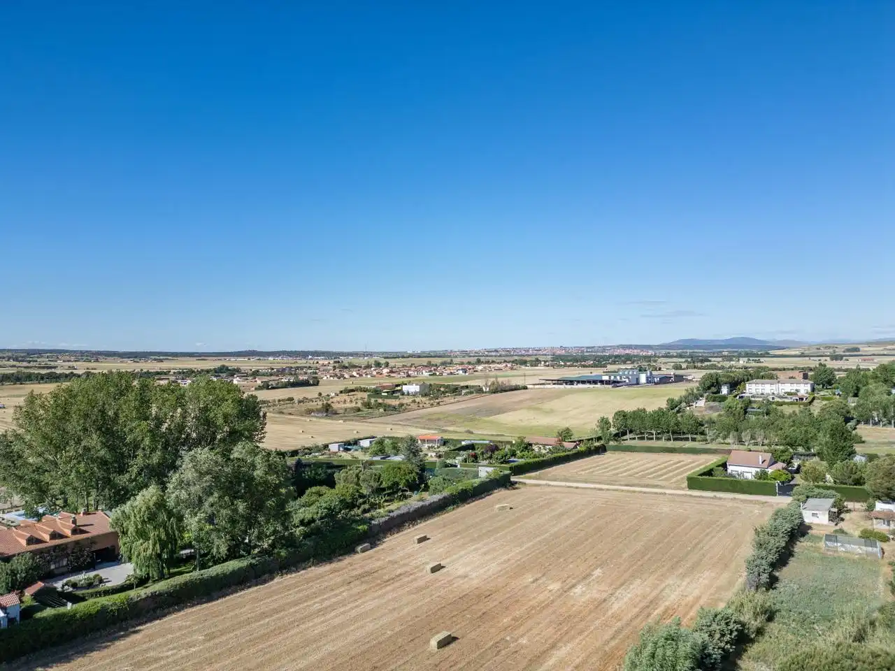 Country homes for sale in Gemuño  with Private garden, Terrace and Swimming Pool