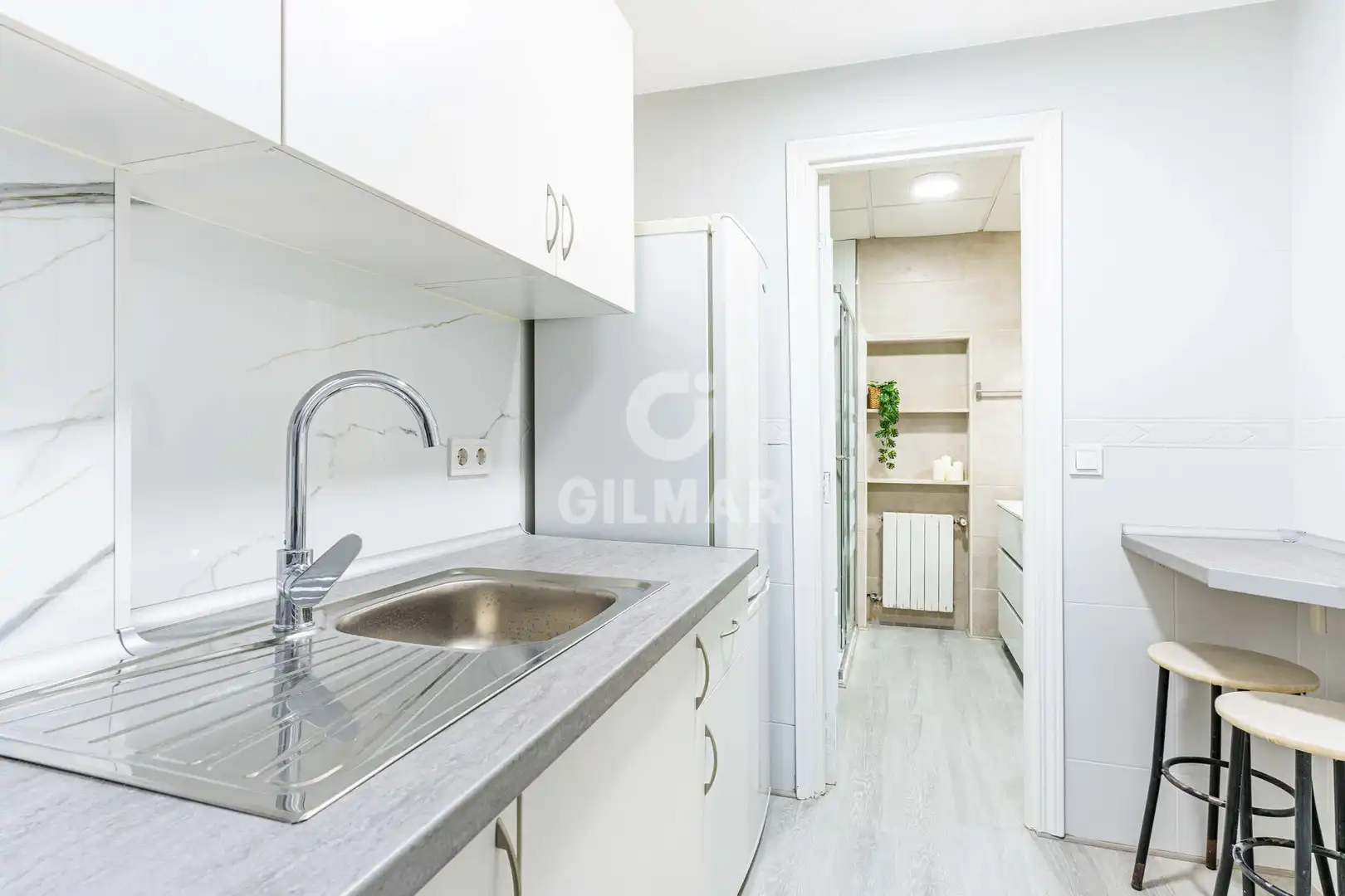 Cuina de Planta baixa en venda en Madrid amb Calefacció