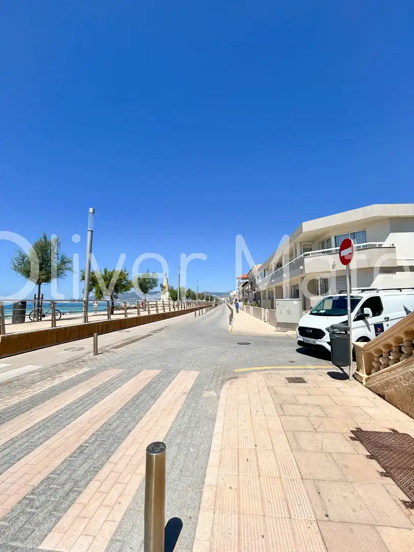 Außenansicht von Einfamilien-Reihenhaus zum Verkauf in  Palma de Mallorca mit Klimaanlage, Heizung und Terrasse