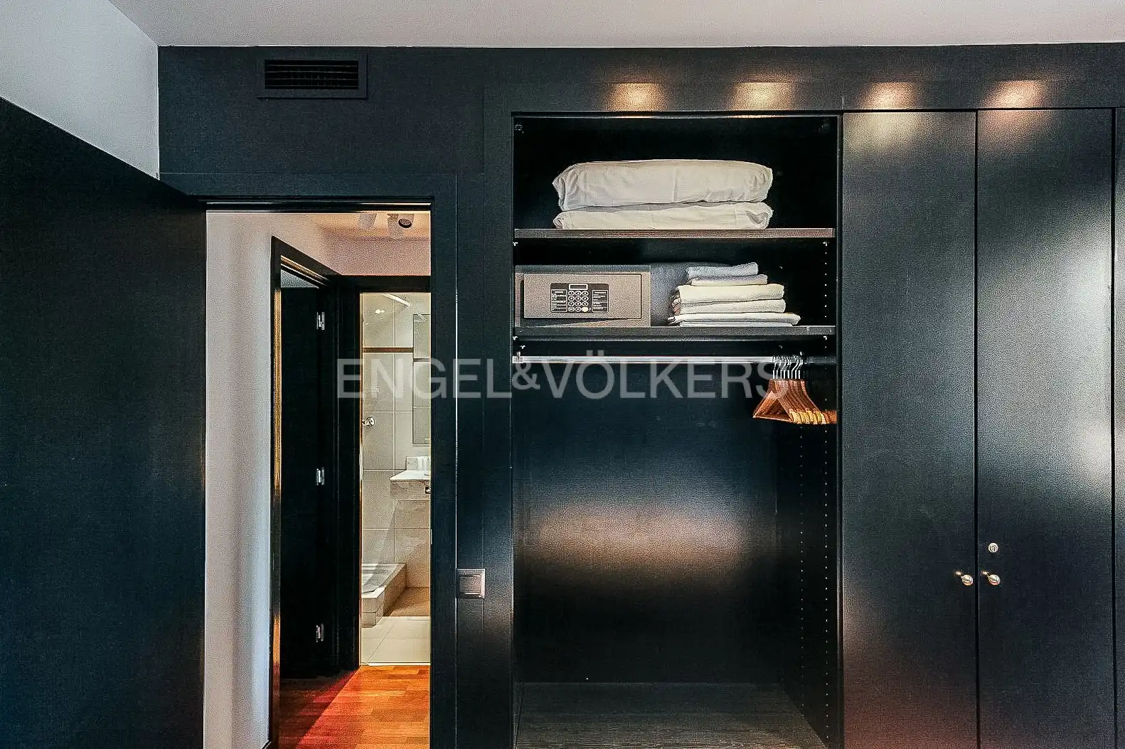 Schlafzimmer von Wohnung zum Verkauf in Barcelona mit Heizung, Parkett und Möbliert