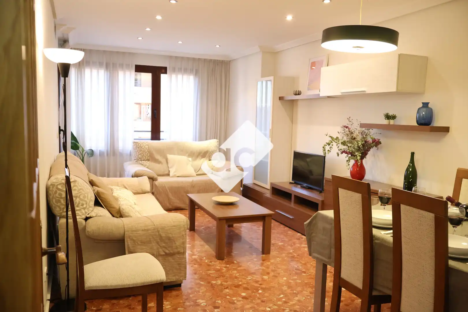 Sala de estar de Apartamento de alquiler en  Valencia Capital con Aire acondicionado, Calefacción y Amueblado