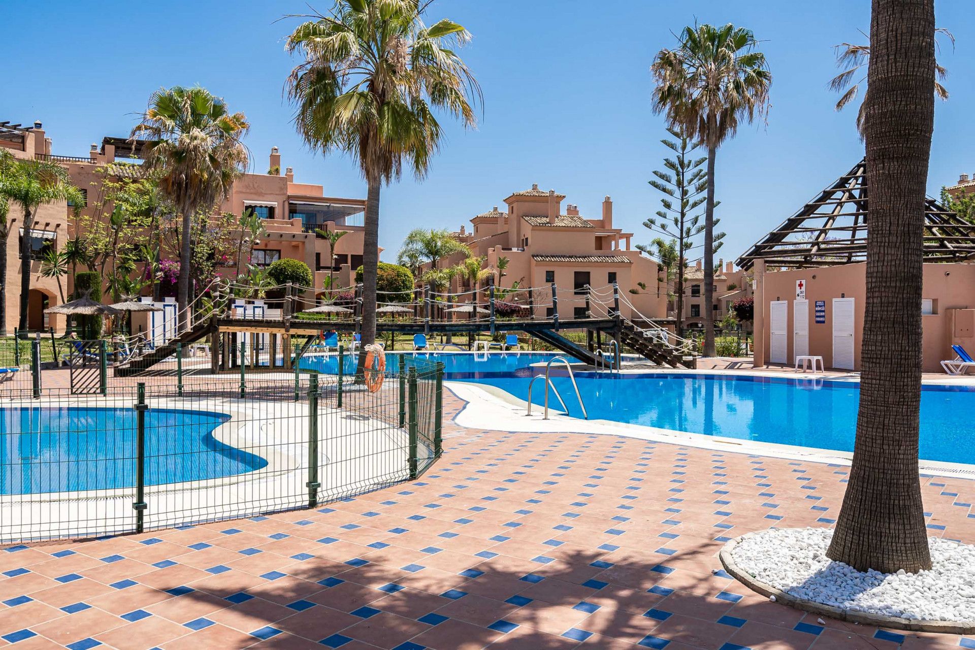 Garden of Planta baja for sale in Estepona  with Air Conditioner, Terrace and Swimming Pool