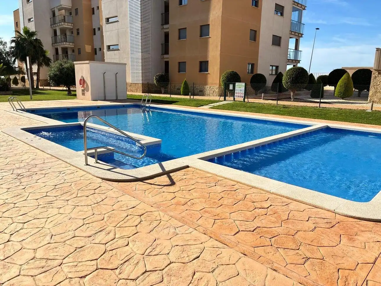 Piscina de Apartament en venda en Orihuela amb Aire condicionat, Jardí privat i Terrassa