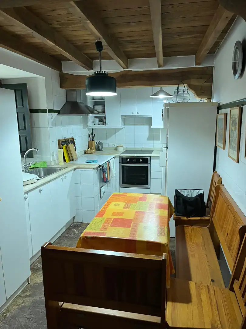 Cuina de Casa adosada en venda en Piélagos amb Calefacció, Jardí privat i Parquet