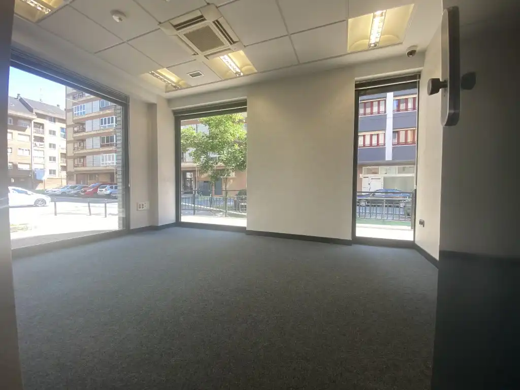 Local comercial de lloguer a Patxita Etxezarreta Kalea 2, imagen 3