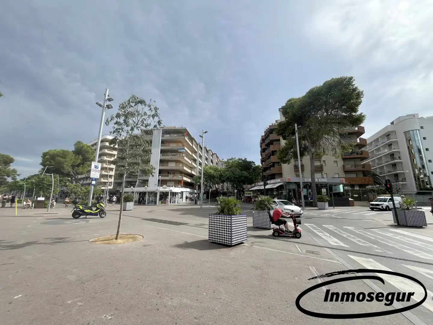 Außenansicht von Geschaftsraum zur Miete in Salou mit Klimaanlage, Heizung und Terrasse