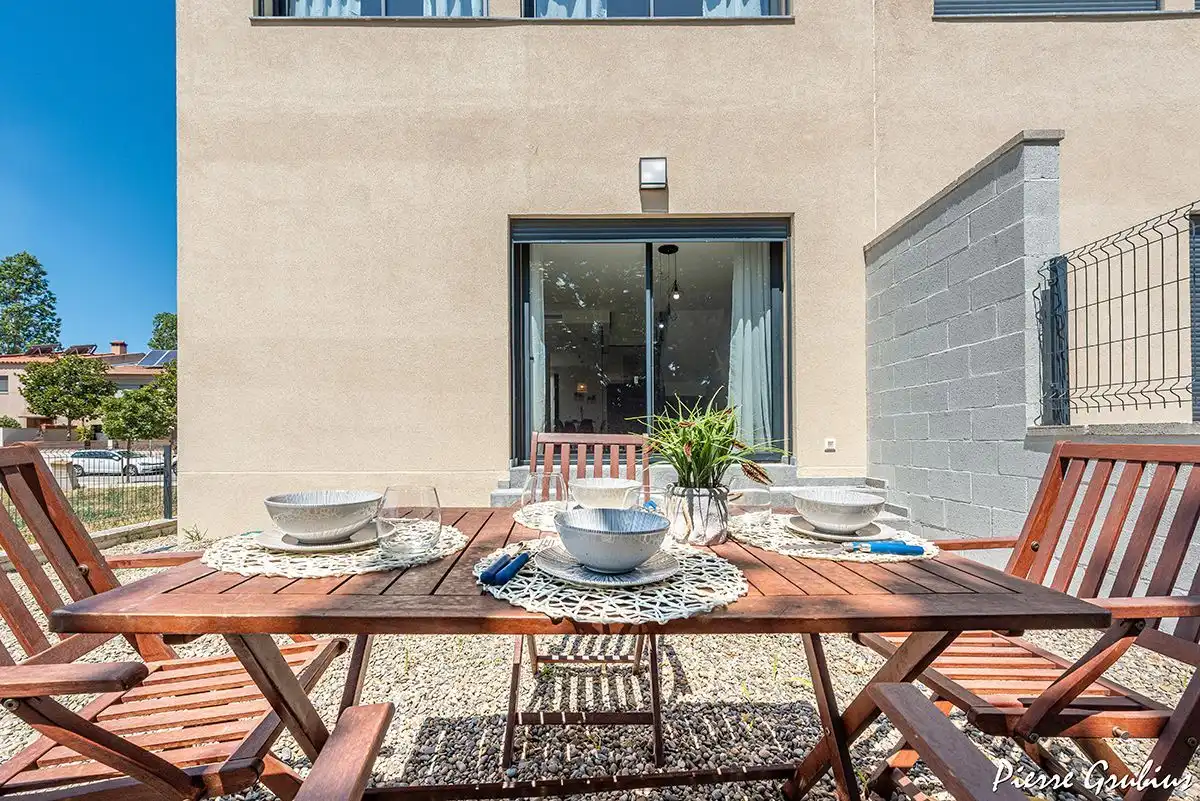 Terrasse von Einfamilien-Reihenhaus zum Verkauf in La Selva del Camp mit Klimaanlage, Heizung und Privatgarten