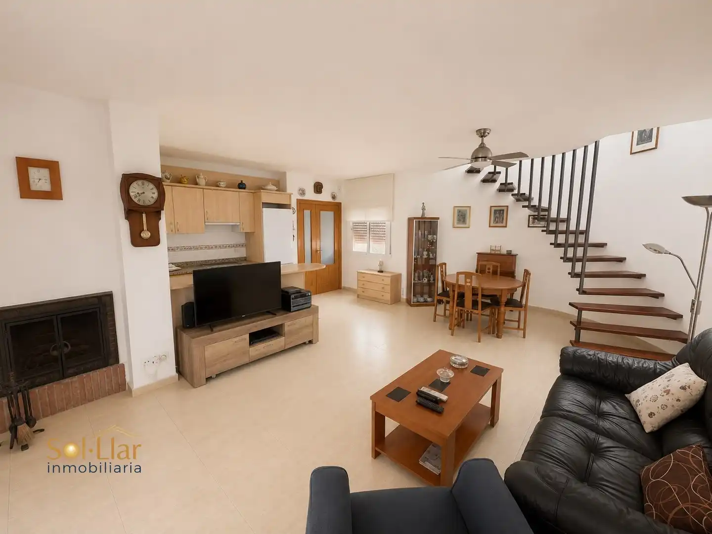 Sala de estar de Casa o chalet en venta en Mont-roig del Camp con Aire acondicionado, Calefacción y Jardín privado