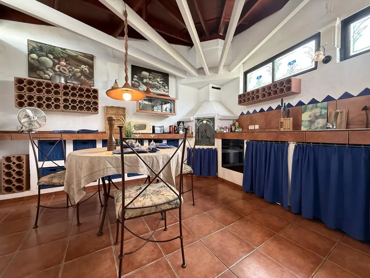 Cuina de Casa o xalet en venda en Mogán amb Aire condicionat, Jardí privat i Terrassa