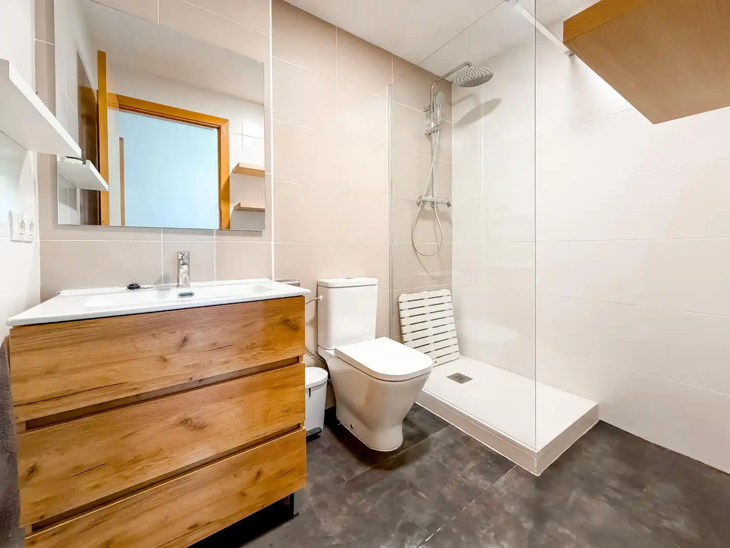 Badezimmer von Dachboden zum Verkauf in Museros mit Klimaanlage, Terrasse und Abstellraum