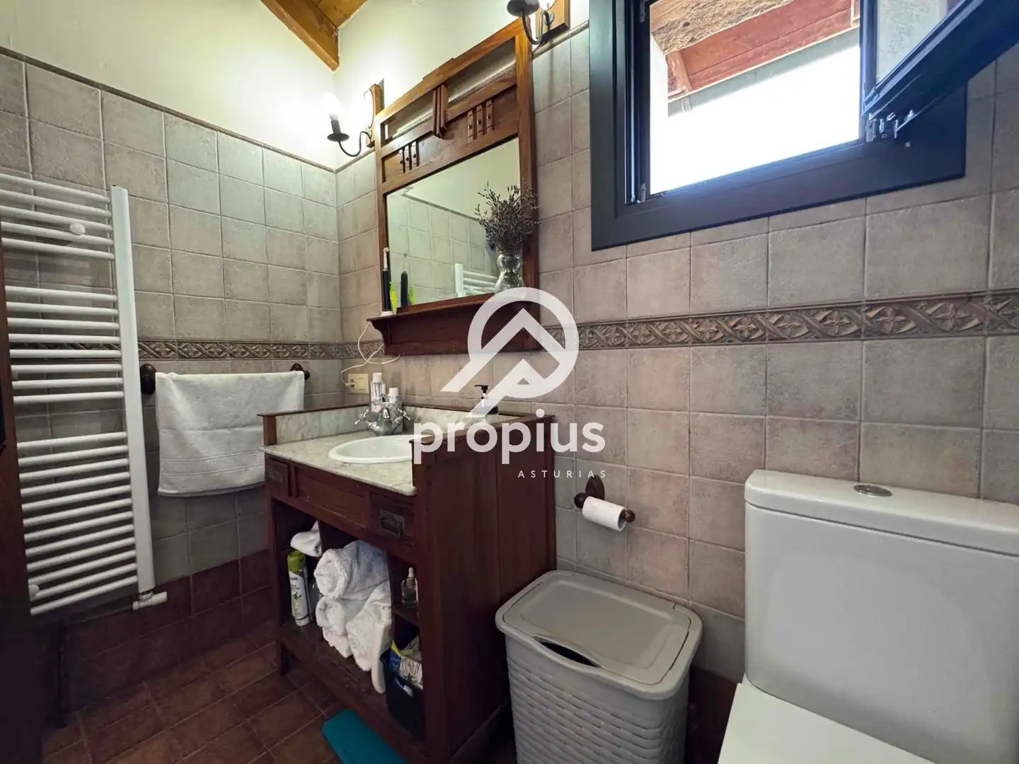 Bathroom of Houses for sale in Llanes  with Heating, Private garden and Parquet flooring