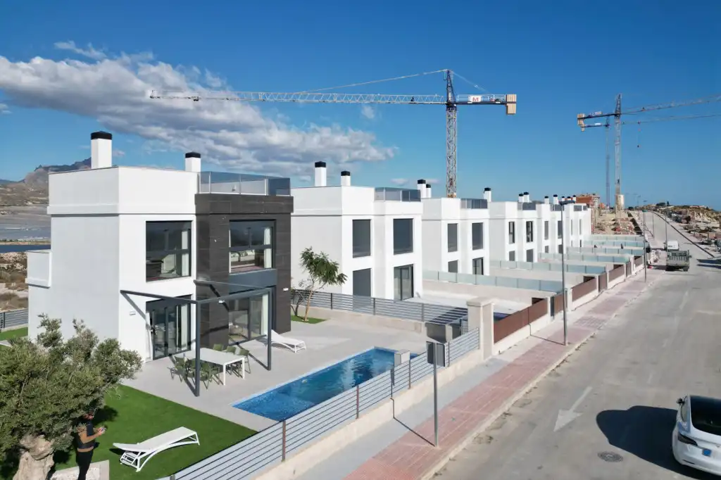 Vista exterior de Casa o chalet en venta en El Campello con Terraza y Balcón