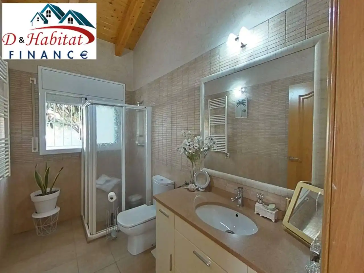 Bathroom of Houses for sale in Rubí  with Air Conditioner, Heating and Parquet flooring