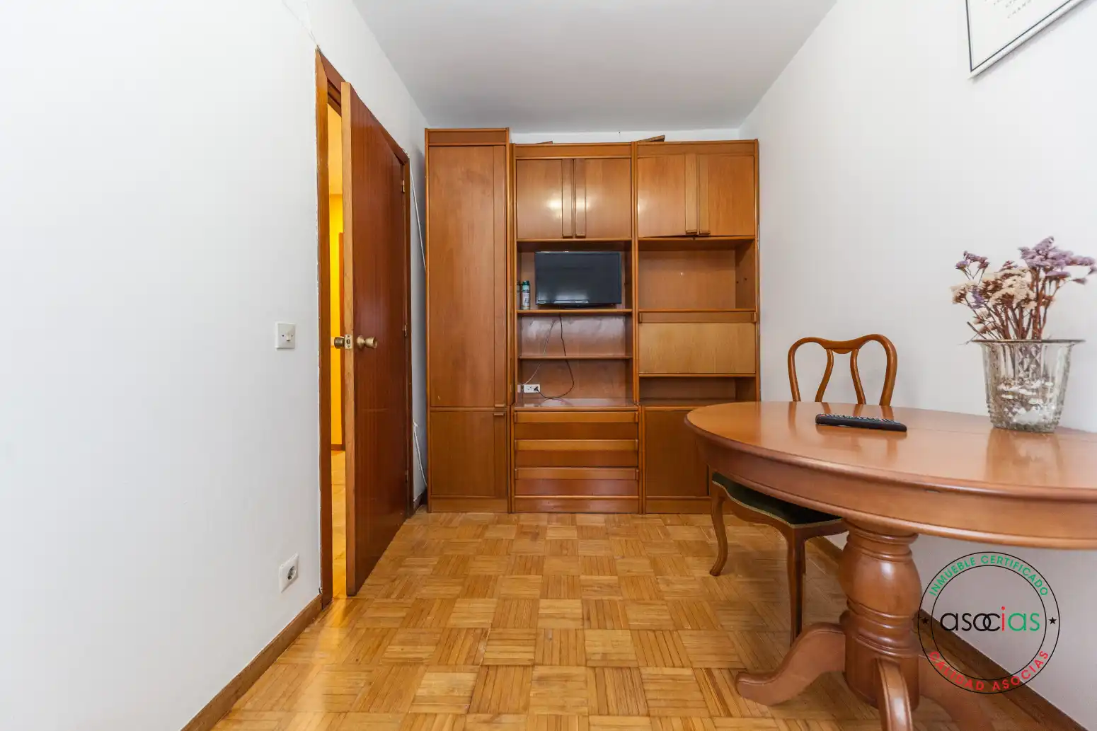 Habitación de Piso en venta en Gijón  con Parquet y Trastero