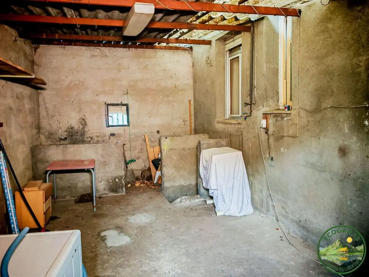 Haus oder Chalet zum Verkauf in Ponferrada mit Heizung, Privatgarten und Parkett