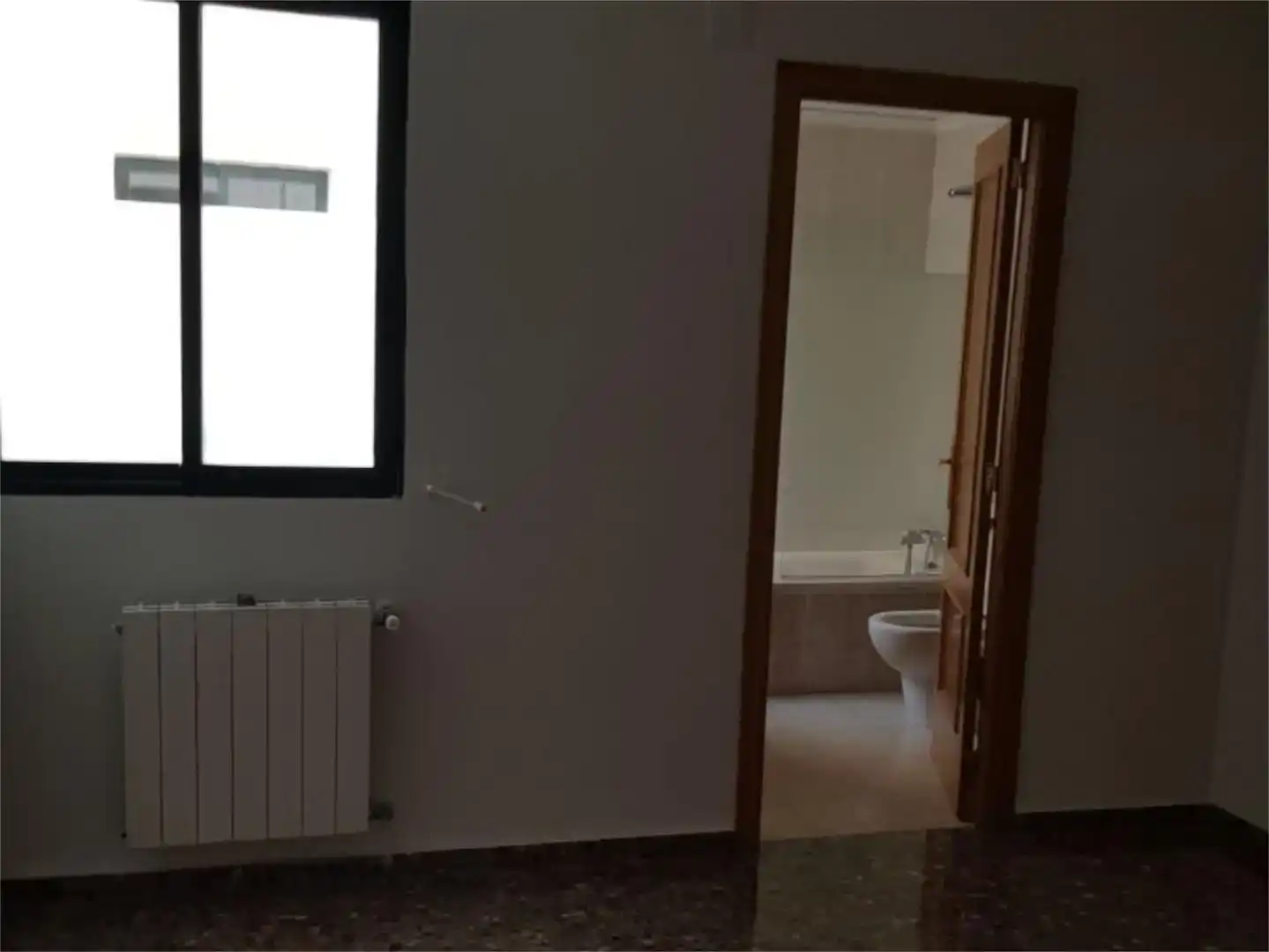 Badezimmer von Wohnungen zur Miete in  Valencia Capital mit Klimaanlage