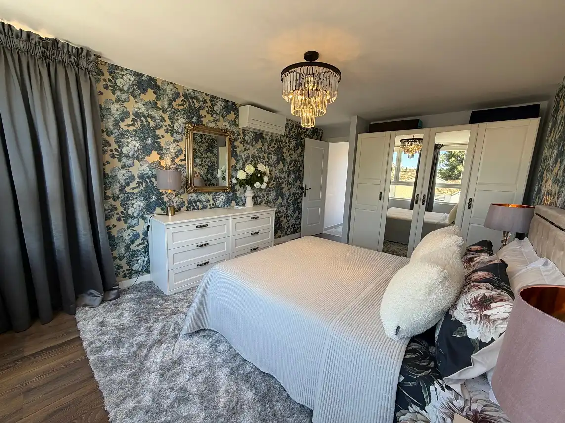 Schlafzimmer von Haus oder Chalet zum Verkauf in Santa Pola mit Klimaanlage, Privatgarten und Möbliert