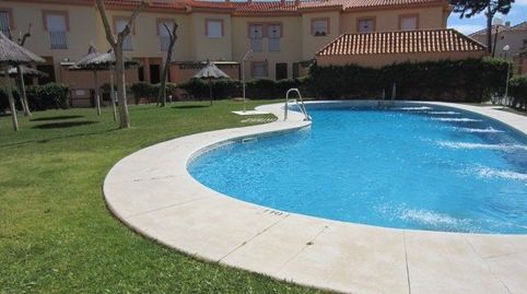 Foto 2 de Casa adosada en venta en Flecha de Nueva Umbria, 1, Islantilla Golf, Islantilla