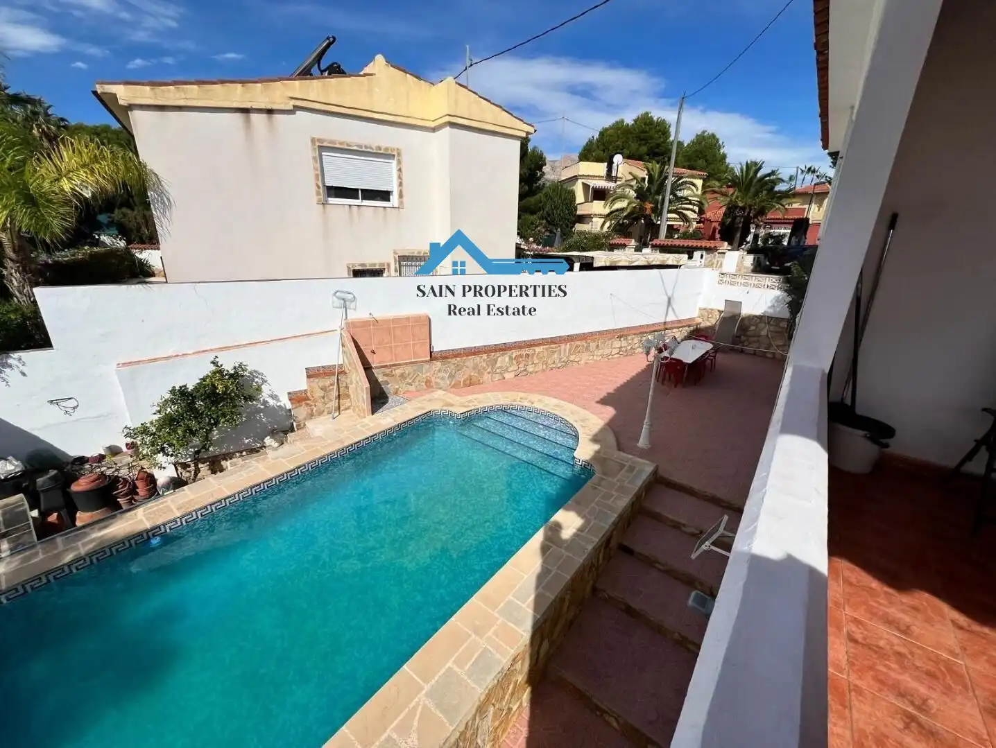Vista exterior de Casa o chalet en venta en La Nucia con Aire acondicionado, Calefacción y Jardín privado