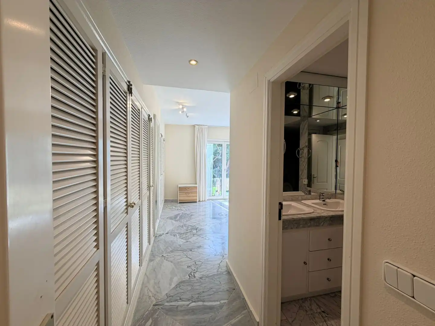 Flat for rent in Marbella  with Air Conditioner, Terrace and Storage room